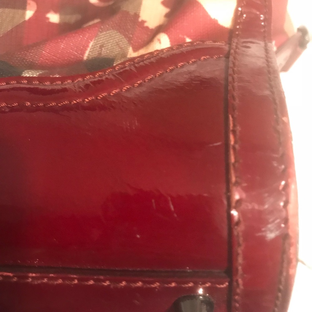 Burberry purse - sold